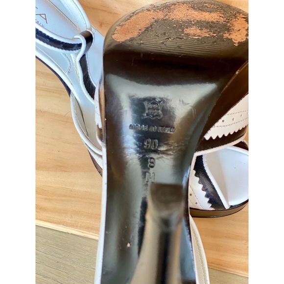 Via Spiga Leather B&W Spectator TStrap Peep Toe Platform Heel SZ 9 Made in Italy - Picture 7 of 9